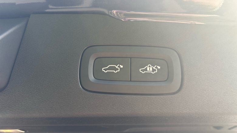 Volvo V60 2.0 B4P Ultra Dark 5dr Auto Petrol Estate